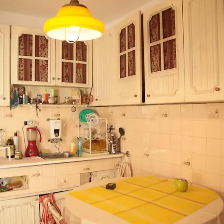 Hostel Elie's Warna
